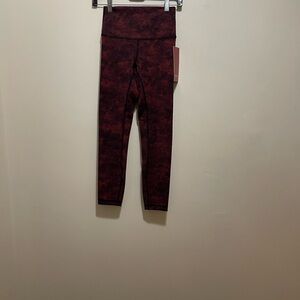 LULULEMON Wunder Under HR High-waisted SZ 6 dark red / black leggings.